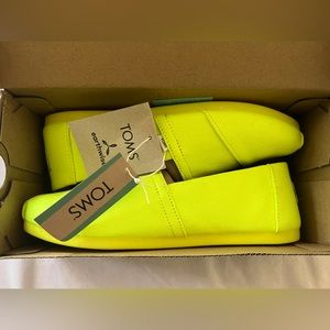 Brand NEW Neon Yellow Toms 💛